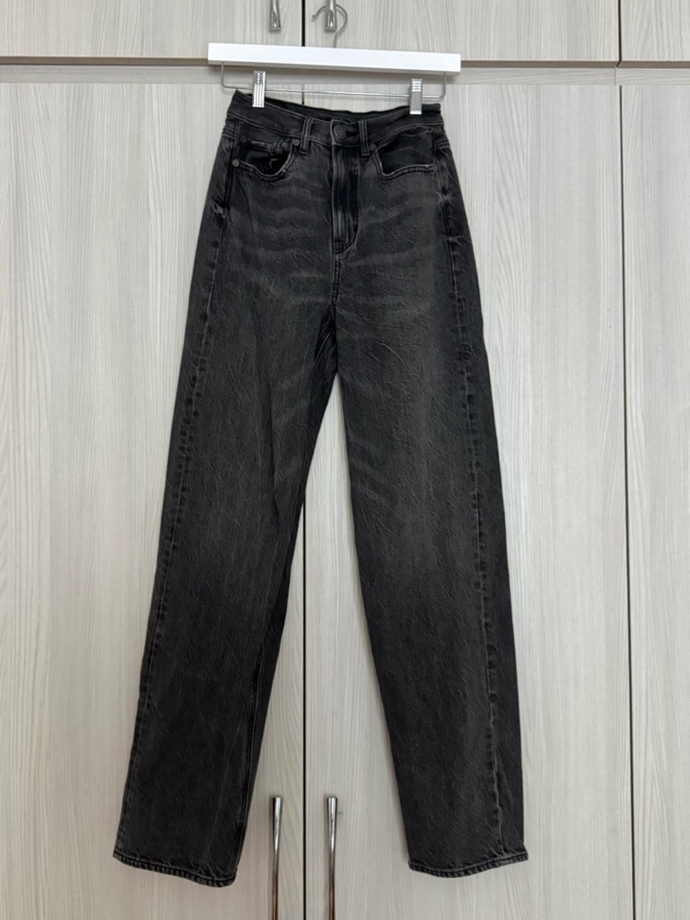 American Eagle Outfitters Baggy Mom Jean Washed Black High-Rise